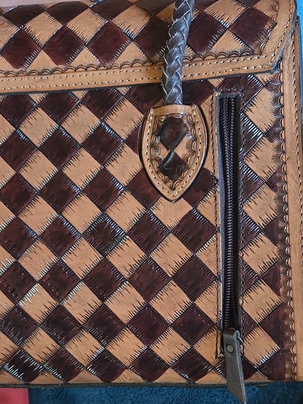 Genuine Leather Hand-Tooled Floral & Checkered Weapon Carry Satchel NWOT - Picture 4 of 8